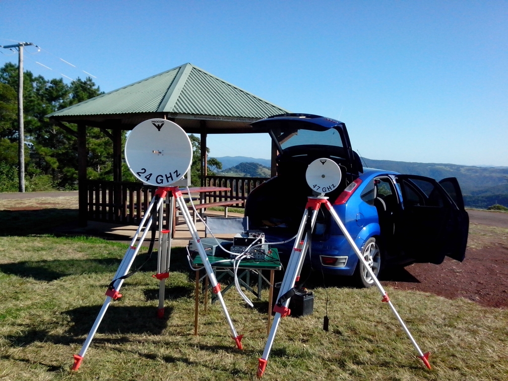  ?Ham microwave outdoors - VK4REX at Howell's Knob, South East Queensland